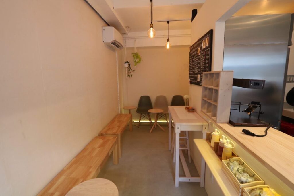 『raclette & coffee（ラクレットアンドコーヒー）』店内画像