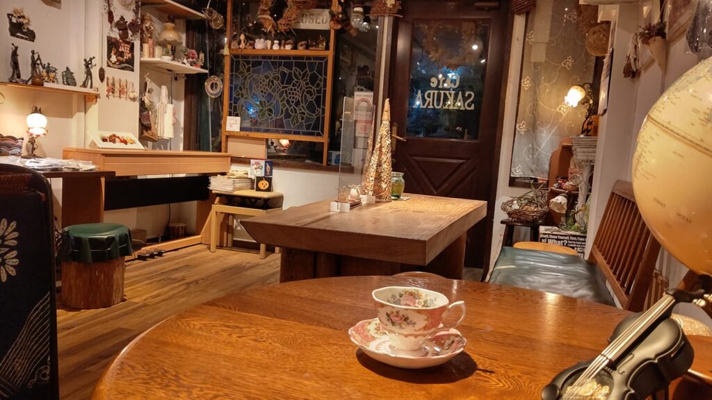 『カフェ・サクラ （cafe SAKURA）』内観