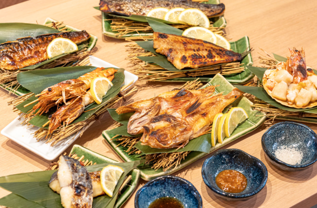 季節の旬を『魚貝焼きと寿司酒場 赤だし屋』独自の魚貝焼き！